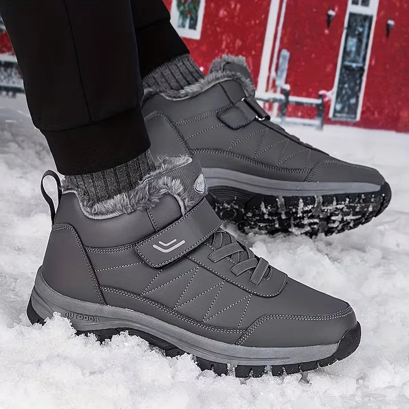 Rutschfeste Sohle der Chloe Damen Winterstiefel. Wasserdichte, warme Outdoorschuhe für sicheren Halt im Schnee.