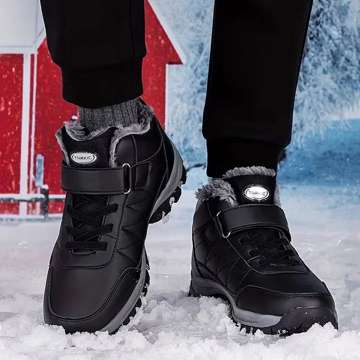 Weich gefütterte Chloe Damenstiefel, wasserdicht und warm. Komfortable Winterstiefeletten für kalte Tage & Outdoor.