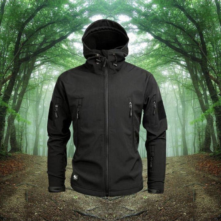 Robuste Herren Allwetterjacke, wasserdicht & winddicht, perfekt für Outdoor-Abenteuer in jeder Jahreszeit.