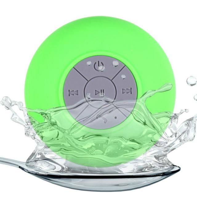 Tragbarer, bunter Bluetooth Duschlautsprecher, wasserdicht, ideal für Musik und Anrufe unter der Dusche.