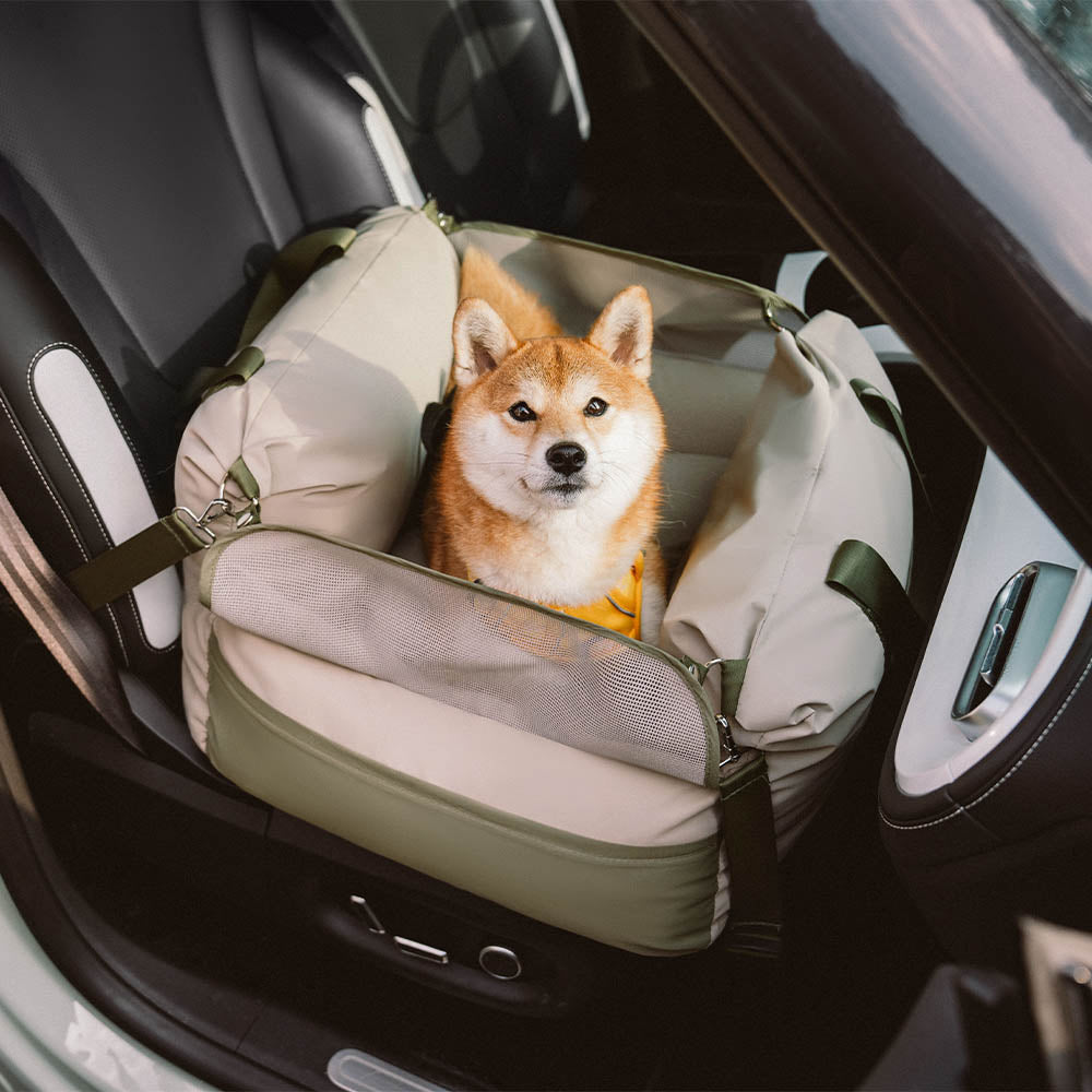 Premium Hunde-Autositz, wasserdicht, für zuverlässigen Schutz des Fahrzeugs und des Hundes.