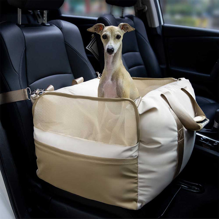 Autositz für kleine Hunde, wasserdicht und atmungsaktiv, mit Gurt für extra Sicherheit.
