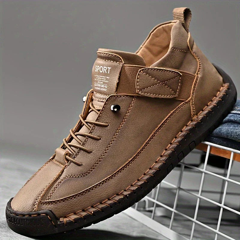 Schicker, bürotauglicher Damen Sneaker mit ergonomischem Design für Komfort den ganzen Tag.
