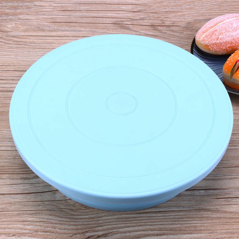 Praktischer Drehteller für Kuchen, erleichtert DIY Kuchendekoration und macht das Backen zum Vergnügen.