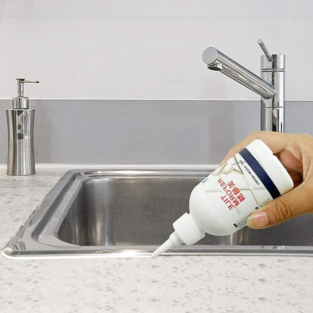 Weißer Fugenstift zur optischen Aufwertung und Schutz von Fliesenfugen, wasserdicht & resistent.