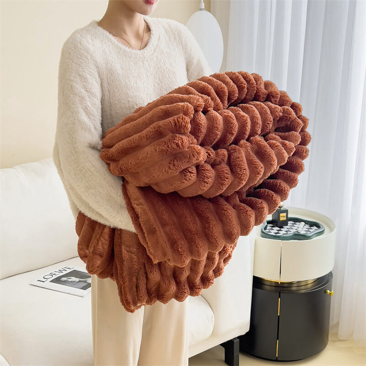 Vielseitige Kunstfell Plüschdecke, als Kuscheldecke fürs Sofa oder warme Haustierdecke nutzbar.