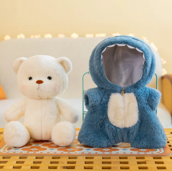 Flauschiger Plüsch-Teddybär, perfekt zum Kuscheln und Liebhaben, ein treuer Begleiter für Kinder.