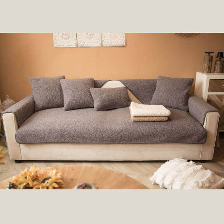 Beiger Teddyfleece Sofabezug, ultraweich, wärmt Ihr Wohnzimmer und ist zudem pflegeleicht.