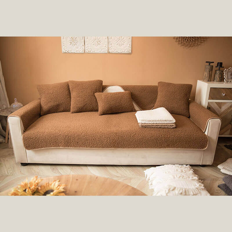 Schutzbezug aus Teddyfleece, warm und weich, ideal für Haushalte mit Kindern und Haustieren.