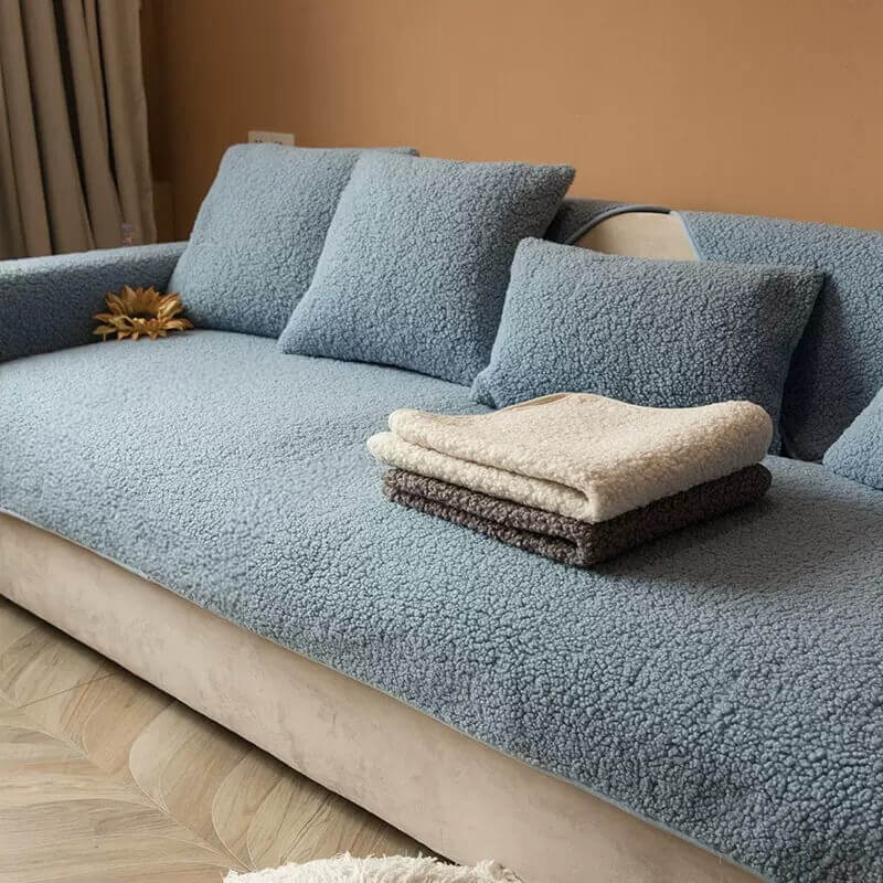Rutschfester Teddyfleece Sofabezug, wärmt und schützt Ihre Couch, in verschiedenen Farben erhältlich.