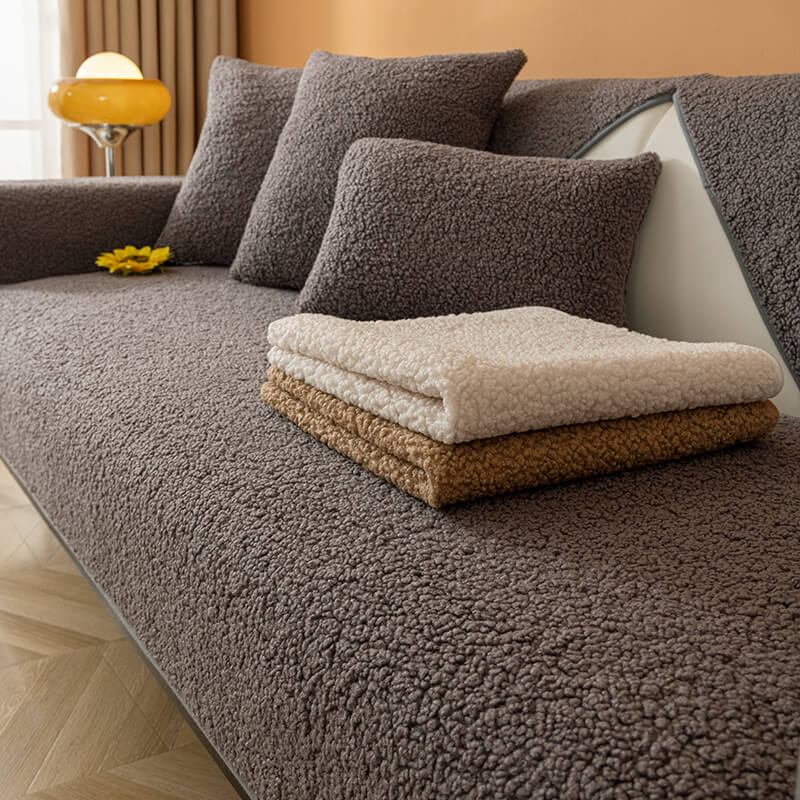 Teddyfleece Sofabezug in Grau, rutschfest, weich und schützt vor Abnutzung im Alltag.