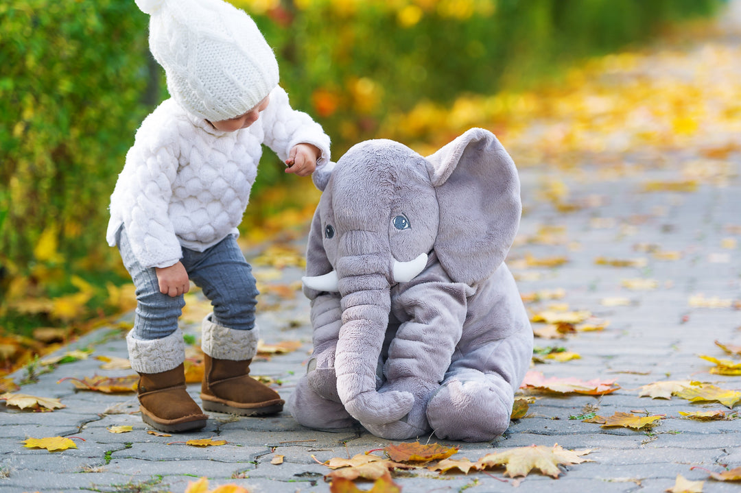 Originelles Geschenk: 40cm Plüsch Elefanten Kuschelkissen. Perfektes Plüschtier zur Geburt, Taufe oder Geburtstag.
