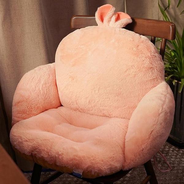 Gemütliches Plüschkissen als Tier-Sitzkissen, ideal für Kinderzimmer oder als lustiges Stuhlkissen-Geschenk.
