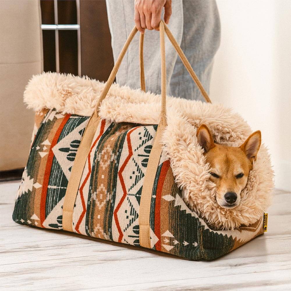 Wendbarer Haustierträger & Kuschelbett für kleine Hunde & Katzen, ideal für Reisen.