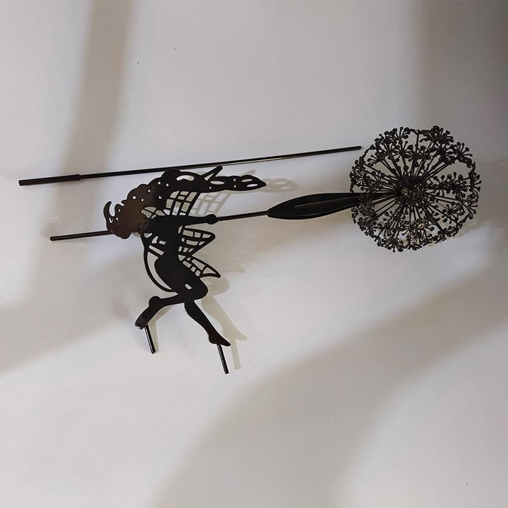 Stilvolle Feen & Löwenzahn Garten Skulptur, robuste Metallfigur, bereichert jeden Außenbereich und Eingangsbereich.