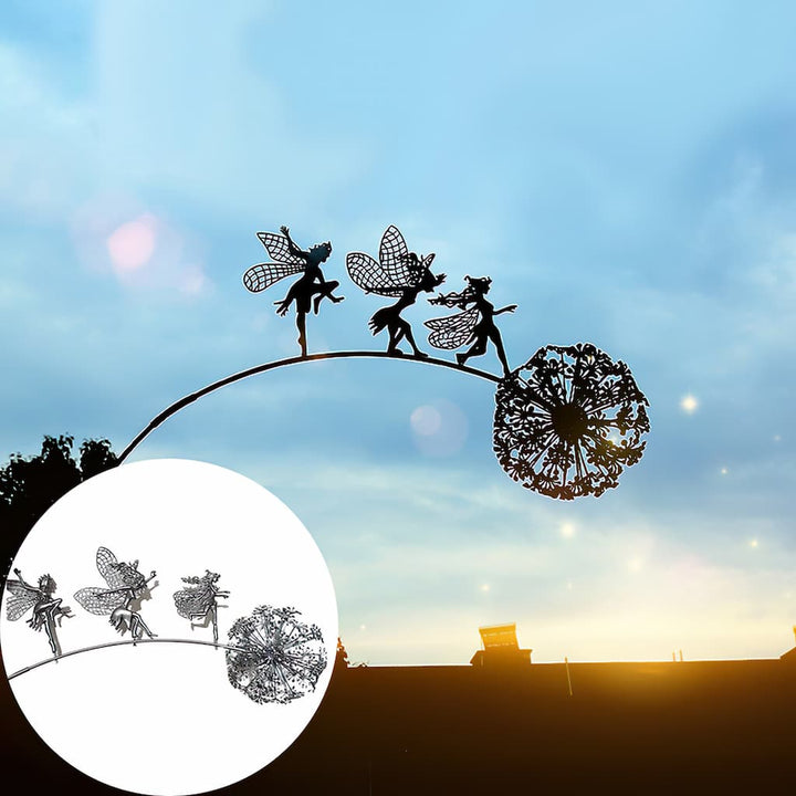 Filigrane Scherenschnitt Skulptur einer magischen Fee mit Löwenzahn, perfekt als Gartenschmuck.