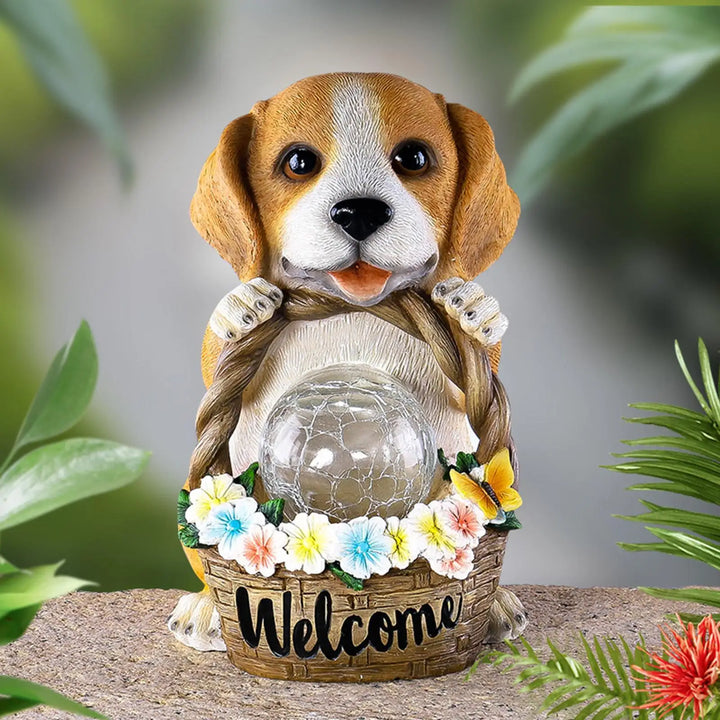 Charmante Solar Hundefigur mit warmweißem LED-Licht, perfekt als stimmungsvolle Gartenleuchte und Deko bei Nacht.