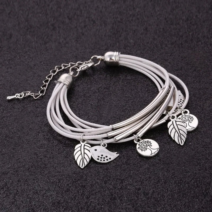 Schmuckstück: Mehrlagiges Armband mit Natur-Elementen für Damen & Herren.