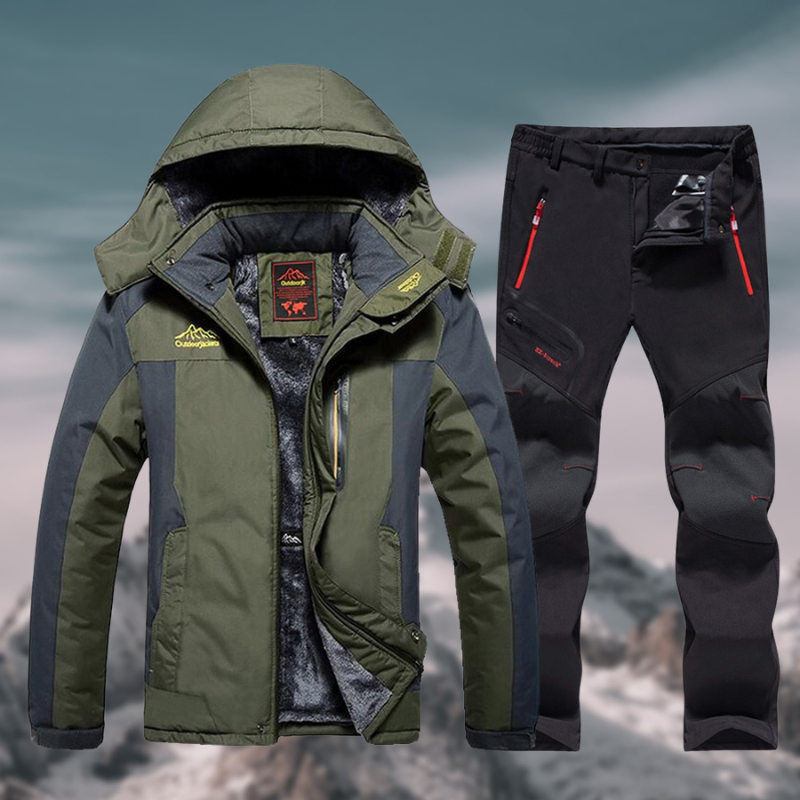 Aktiver Mann im kompletten Herren Winterset: wasserdichte Jacke & warme Hose. Ideal für Outdoor, Trekking & Sportabenteuer.