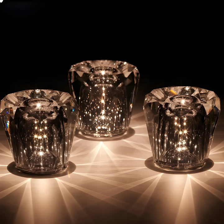 Funkelnde Kristalllampe mit langlebiger, wiederaufladbarer LED-Technik.