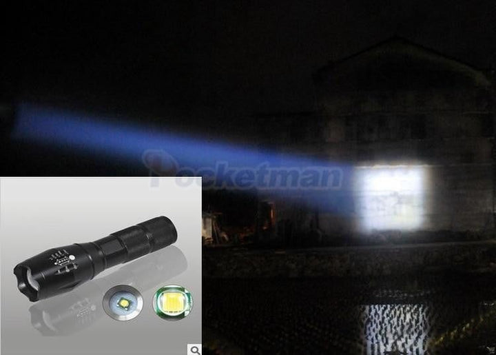 Li-Ion Akku LED Taschenlampe für Outdoor-Einsätze, wiederaufladbar, mit starker Leuchtkraft für dunkle Pfade.