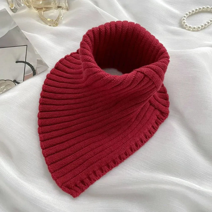 Moderner Winterschal mit Rollkragen Design, perfekt als warme Mode-Accessoire für jeden.