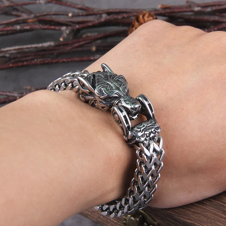 Nordisches Wikinger Herrenarmband im Jäger Stil aus Silber, ideal für Männer, mystischer Schmuck.