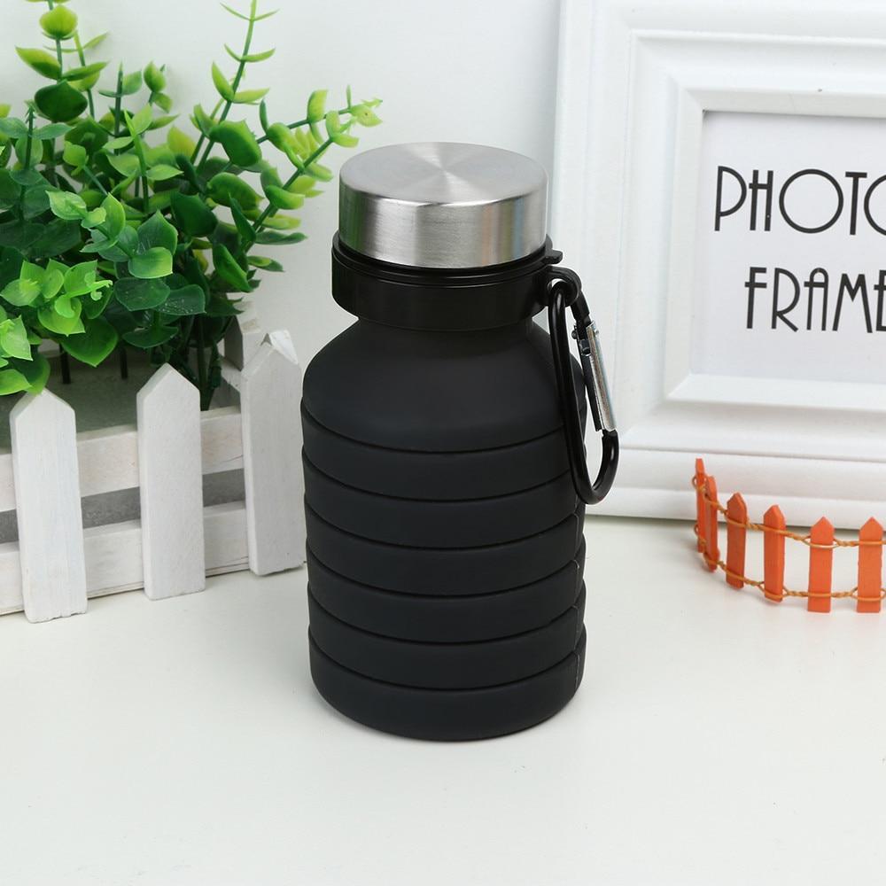 Faltbare Silikon-Wasserflasche mit Karabiner zum Befestigen. Praktisches Outdoor Zubehör für unterwegs.