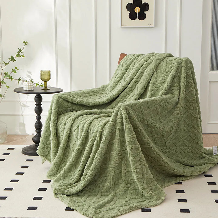 Zweiseitige Lammwolldecke, weich & luxuriös für gemütliche Wärme im Schlafzimmer oder auf dem Sofa.